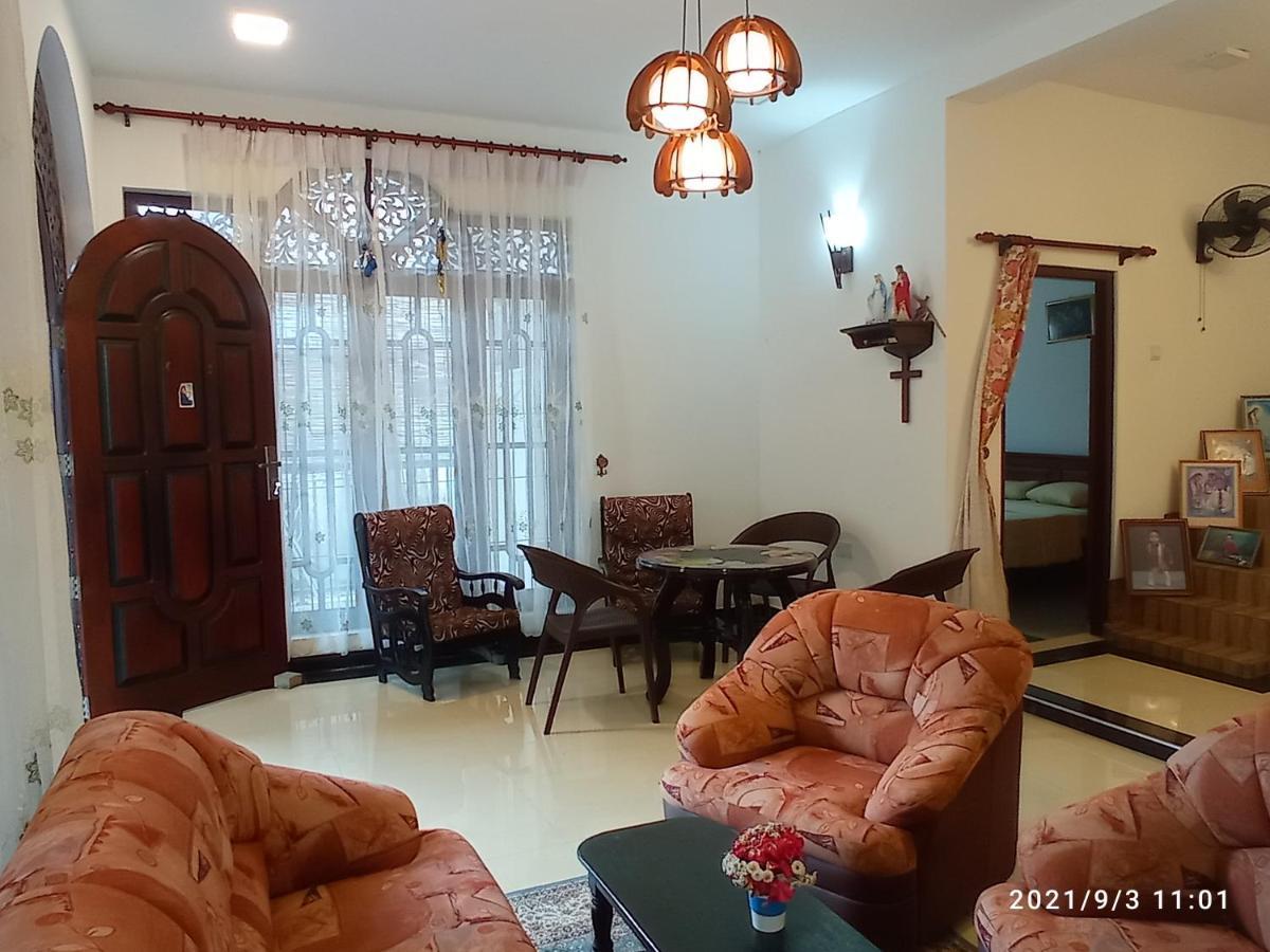Arusha Guest House Negombo Exterior photo